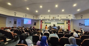 Belediye personeline sağlıklı beslenme ve ofis ergonomisi eğitimi