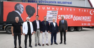 Cumhuriyet Tırı 29 Ekim coşkusunu Bursa'ya yayıyor