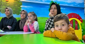 Osmangazi Belediyesi, düzenlediği Masal Atölyesi ile çocukları masalların büyülü dünyasıyla buluşturuyor.