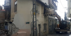 Osmangazililerin güvenliği için metruk binalar yıkılıyor