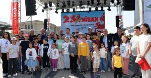 Çocuklar 23 Nisan coşkusunu Osmangazi’de yaşıyor
