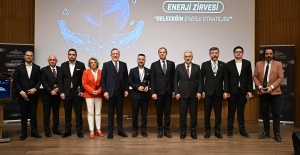 ‘Geleceğin Enerji Stratejisi’ Uludağ Enerji Zirvesi’nde Konuşuldu