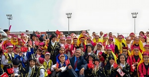 Gemlik'te Çocuklar 23 Nisan'ı Neşeyle Kutladı