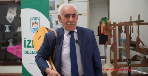65 yıldır sazı ve kalemi elinde