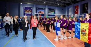 Kardeş Şehirler Voleybol Turnuvası başladı