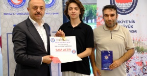 8. BİR BİLENLE BİLGE NESİL YARIŞMASININ KAZANANLARI ÖDÜLLERİNİ ALDI