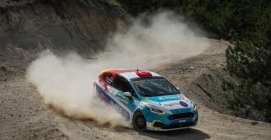 Dünyadaki ilk ve tek engelli kadın ralli pilotundan çifte podyum