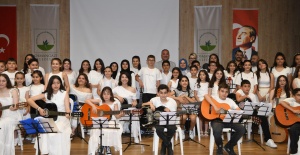Yetenek Evi öğrencilerinden yılsonu şöleni