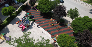 İnegöl’de 7 Mahallede 22 Parkın Zemini Yenileniyor