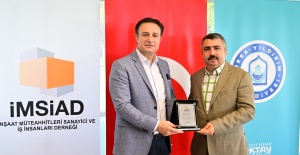 PARA DEĞİL MEYDANLAR, PARKLAR, YOLLAR KAZANIYORUZ