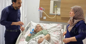 Bursa'da yangın mağduru engelli hastaya Gürsu SHM'den moral ziyareti