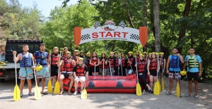 Bursa’da gençler rafting heyecanı yaşadı