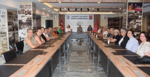 CHP Bursa İl Kadın Kolları'ndan kadın cinayetlerine tepki