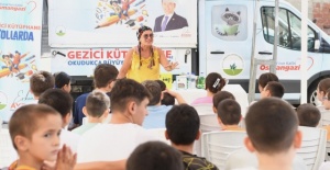 Gezici Kütüphane Çocukları Bilgiyle Donatıyor