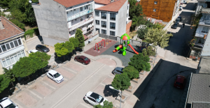 İnegöl Belediyesi Eskiyen Çocuk Parklarını Yeniliyor