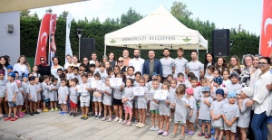 Osmangazi’de minikler yaz tatilinde yüzmeyi öğrendi